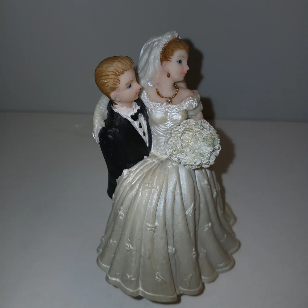 Wedding cake topper